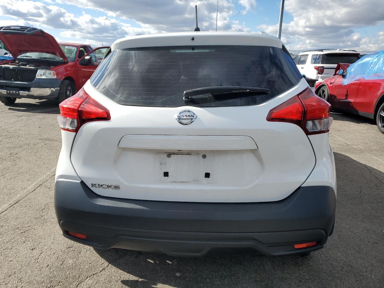 NISSAN KICKS S