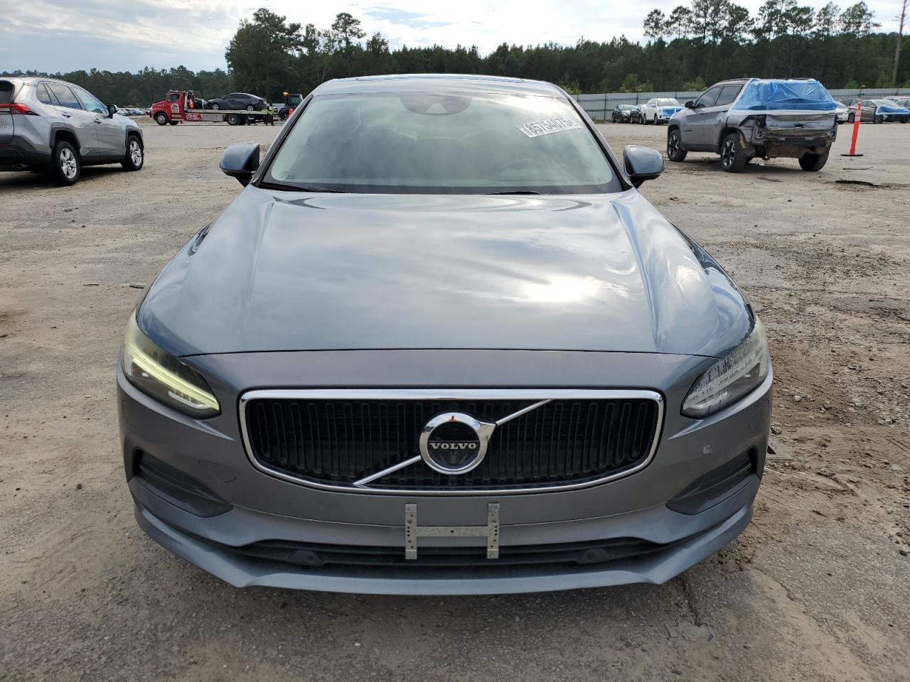 VOLVO S90 T5 MOMENTUM