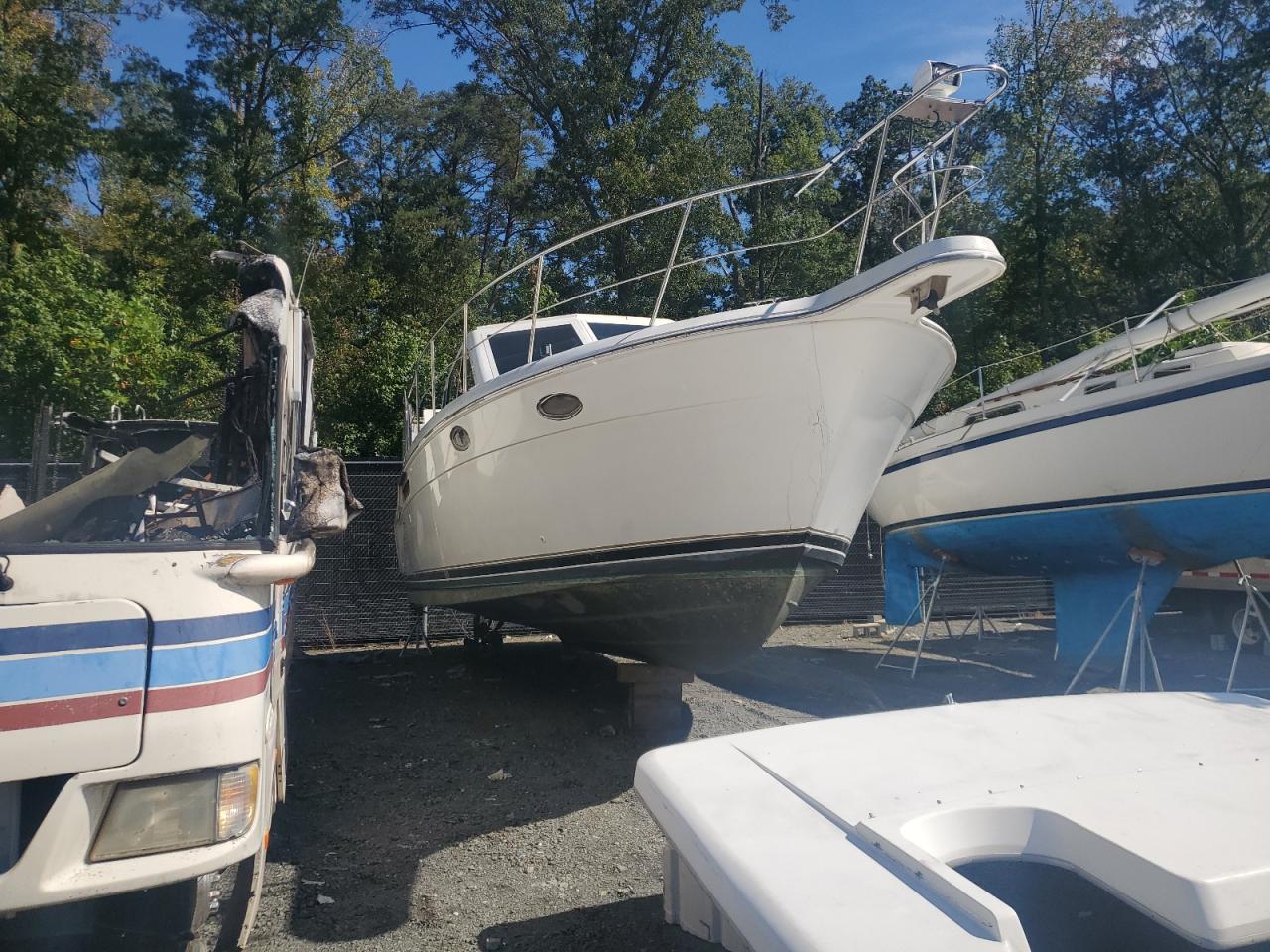 Lot #3285704671 1998 CARVER YACHTS BOAT