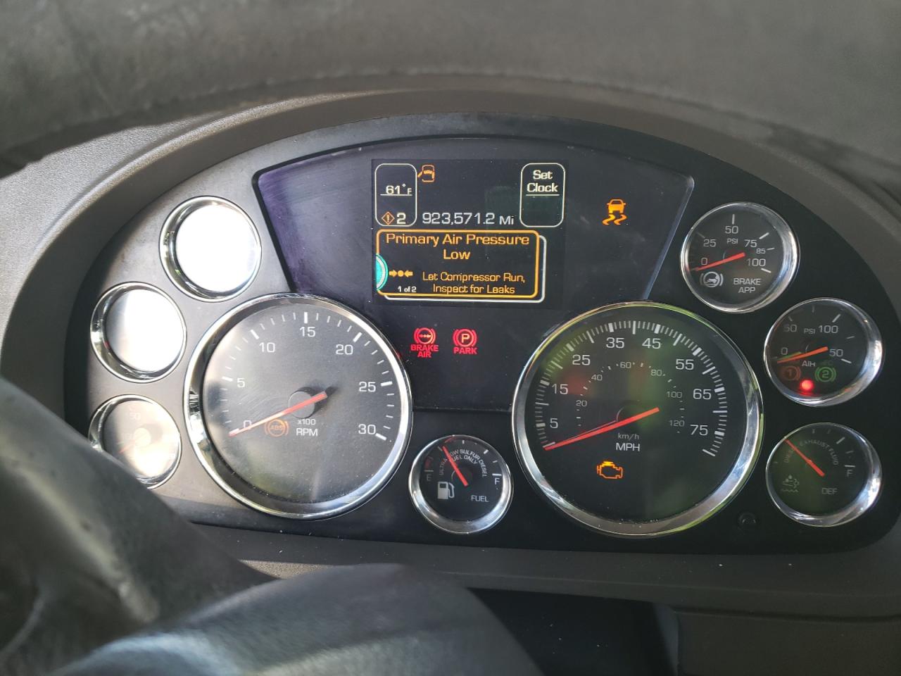 Lot #3297956789 2016 KENWORTH T880