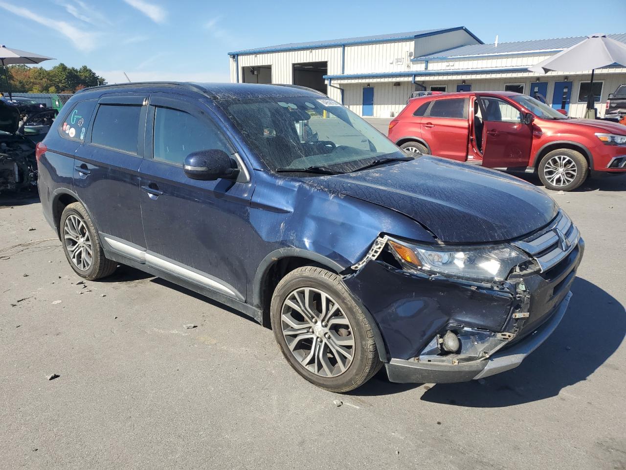 MITSUBISHI OUTLANDER SE