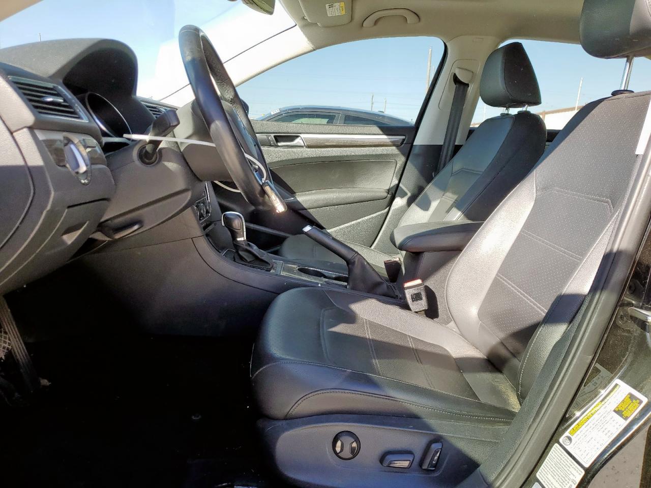 Lot #3318097375 2016 VOLKSWAGEN PASSAT SE