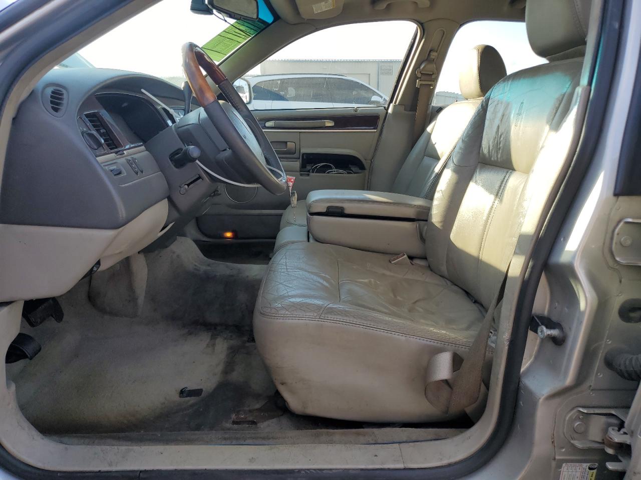 Lot #3290413759 2007 LINCOLN TOWN CAR S