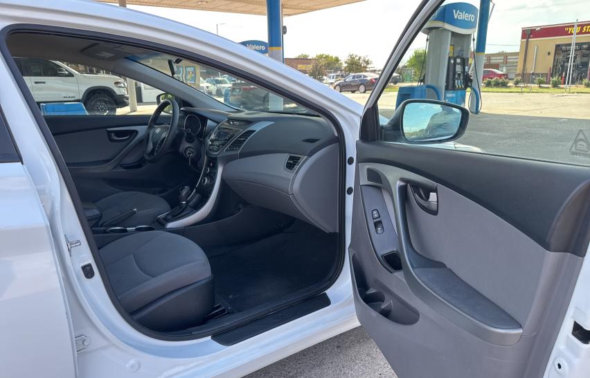 2015 HYUN ELANTRA SE - 5NPDH4AE2FH614166