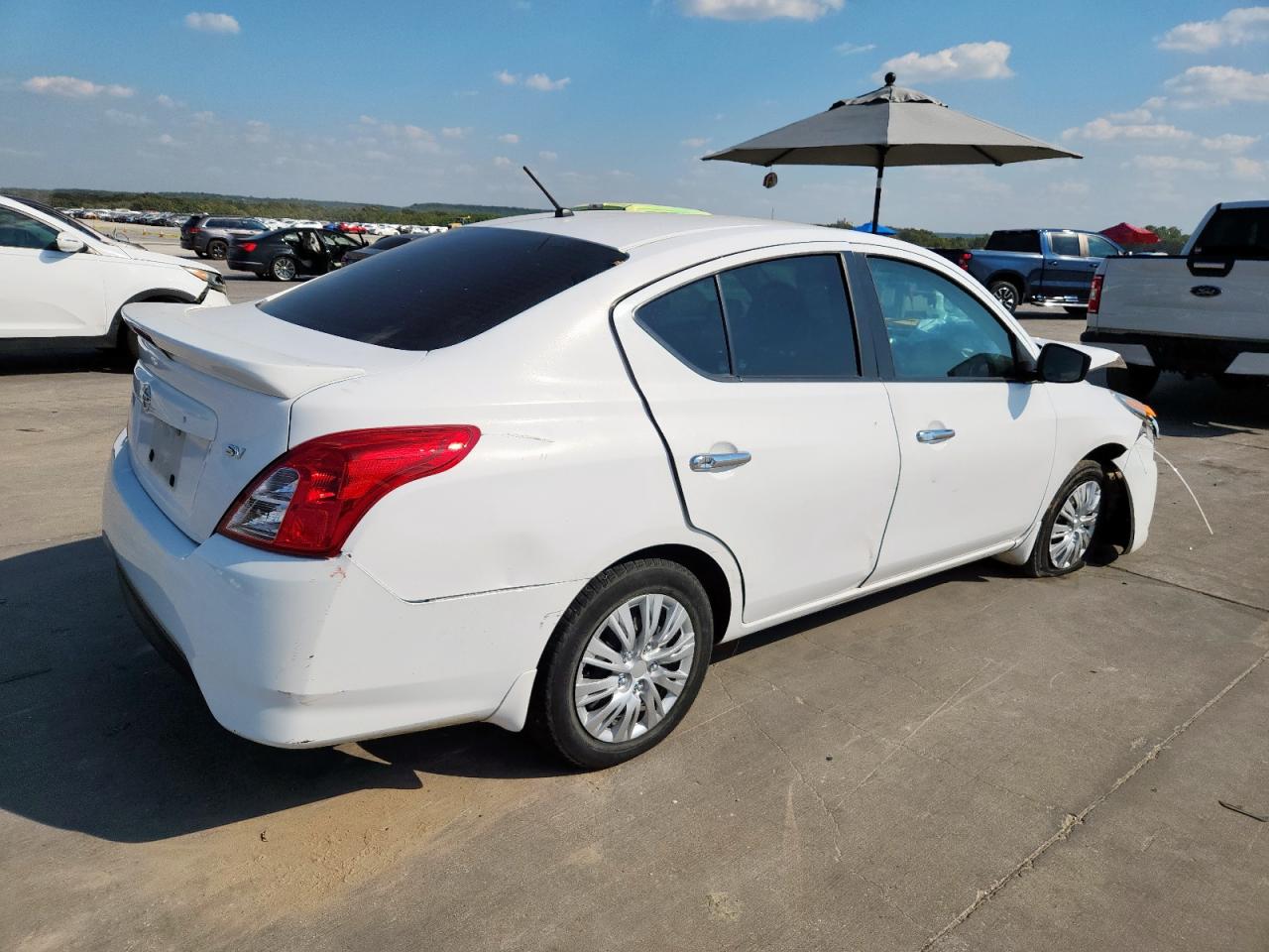 NISSAN VERSA S