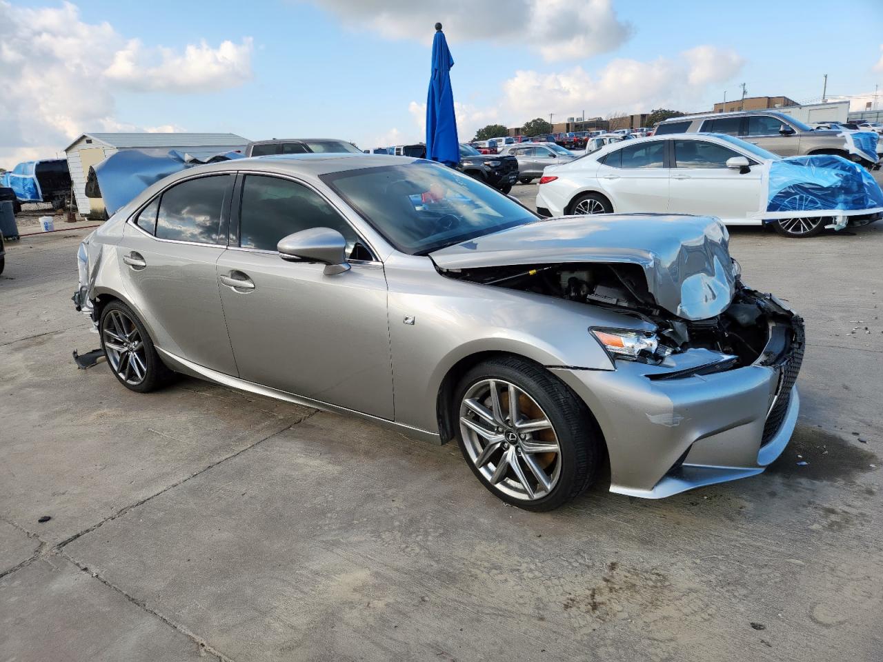 LEXUS IS 200T