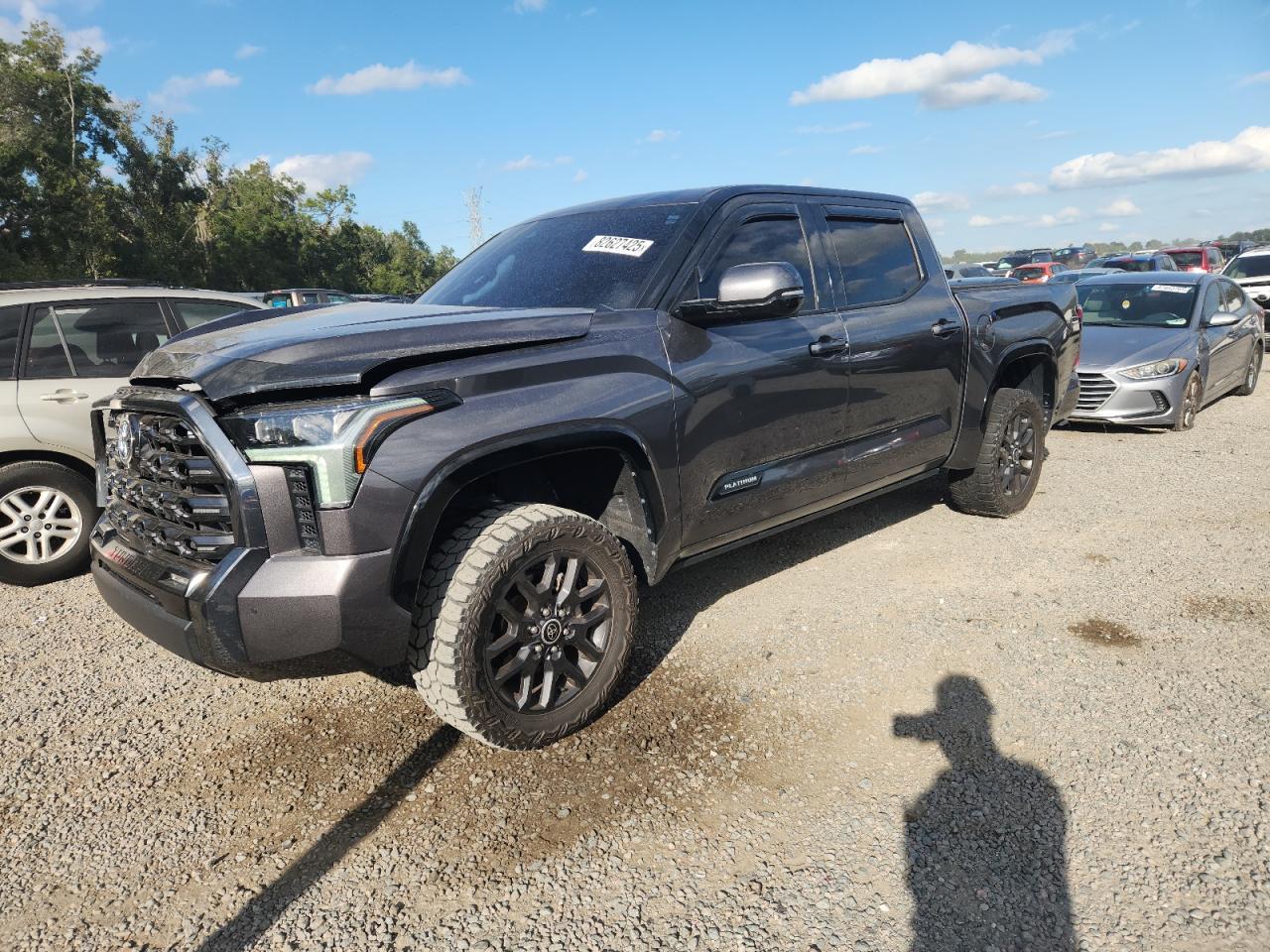 TOYOTA TUNDRA CREWMAX PLATINUM