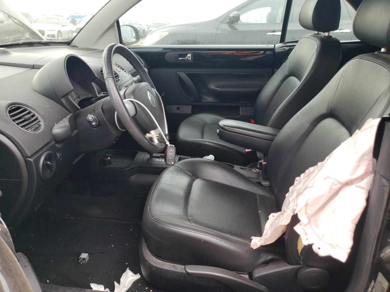 Lot #3291338133 2009 VOLKSWAGEN NEW BEETLE S