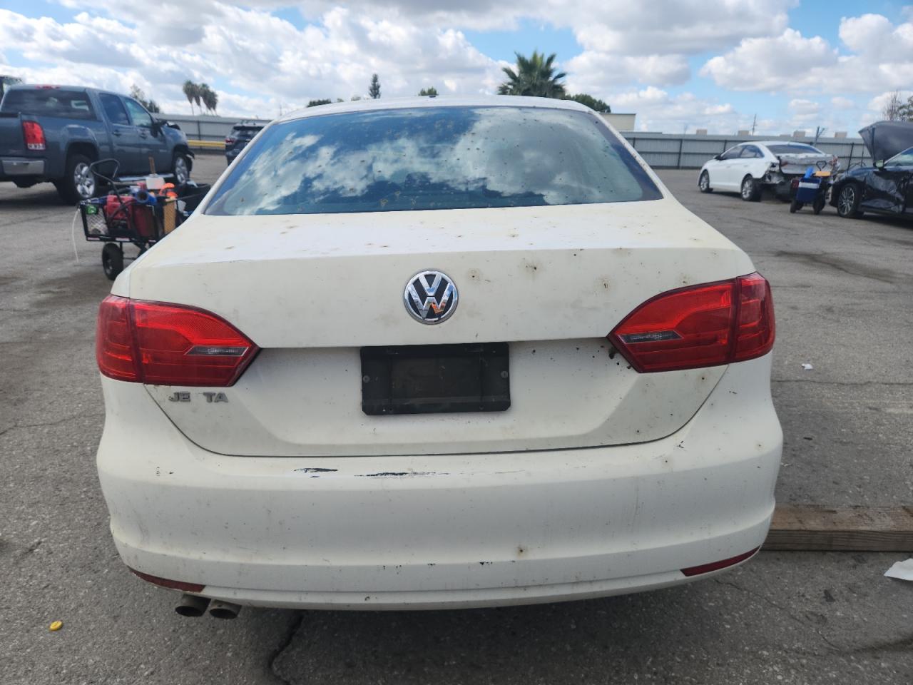 VOLKSWAGEN JETTA BASE