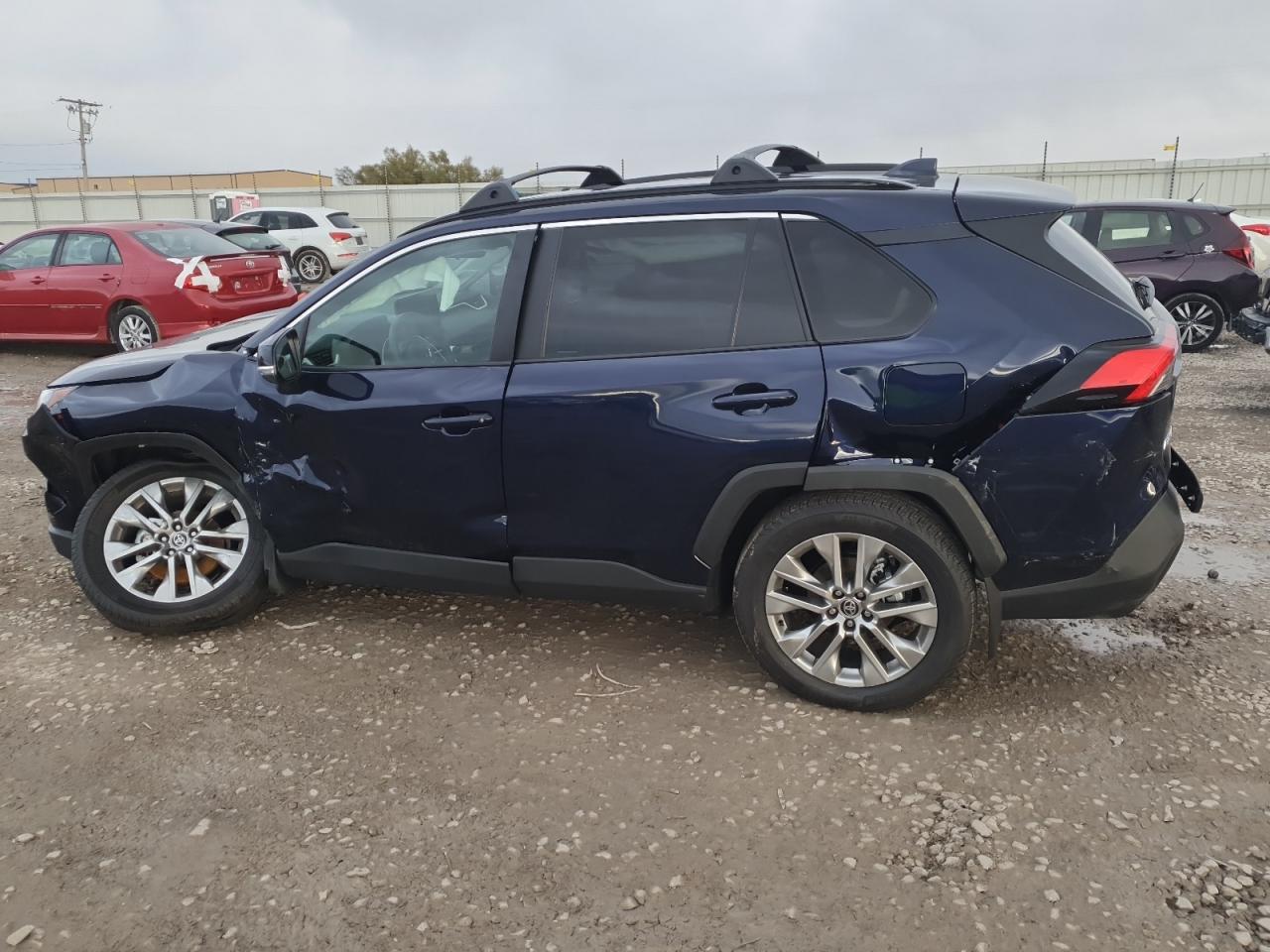 TOYOTA RAV4 XLE PREMIUM