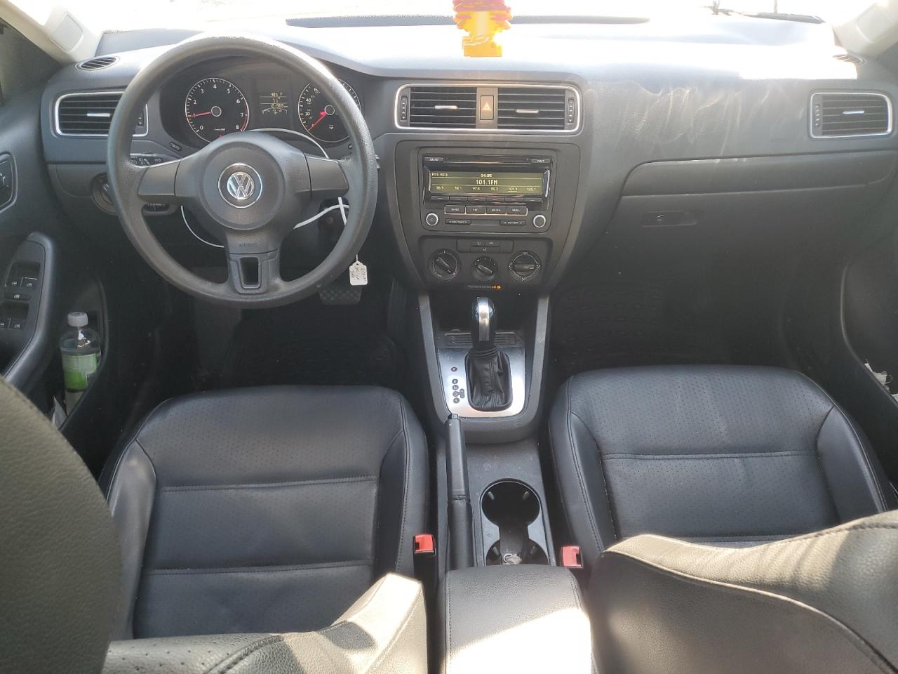 VOLKSWAGEN JETTA SE