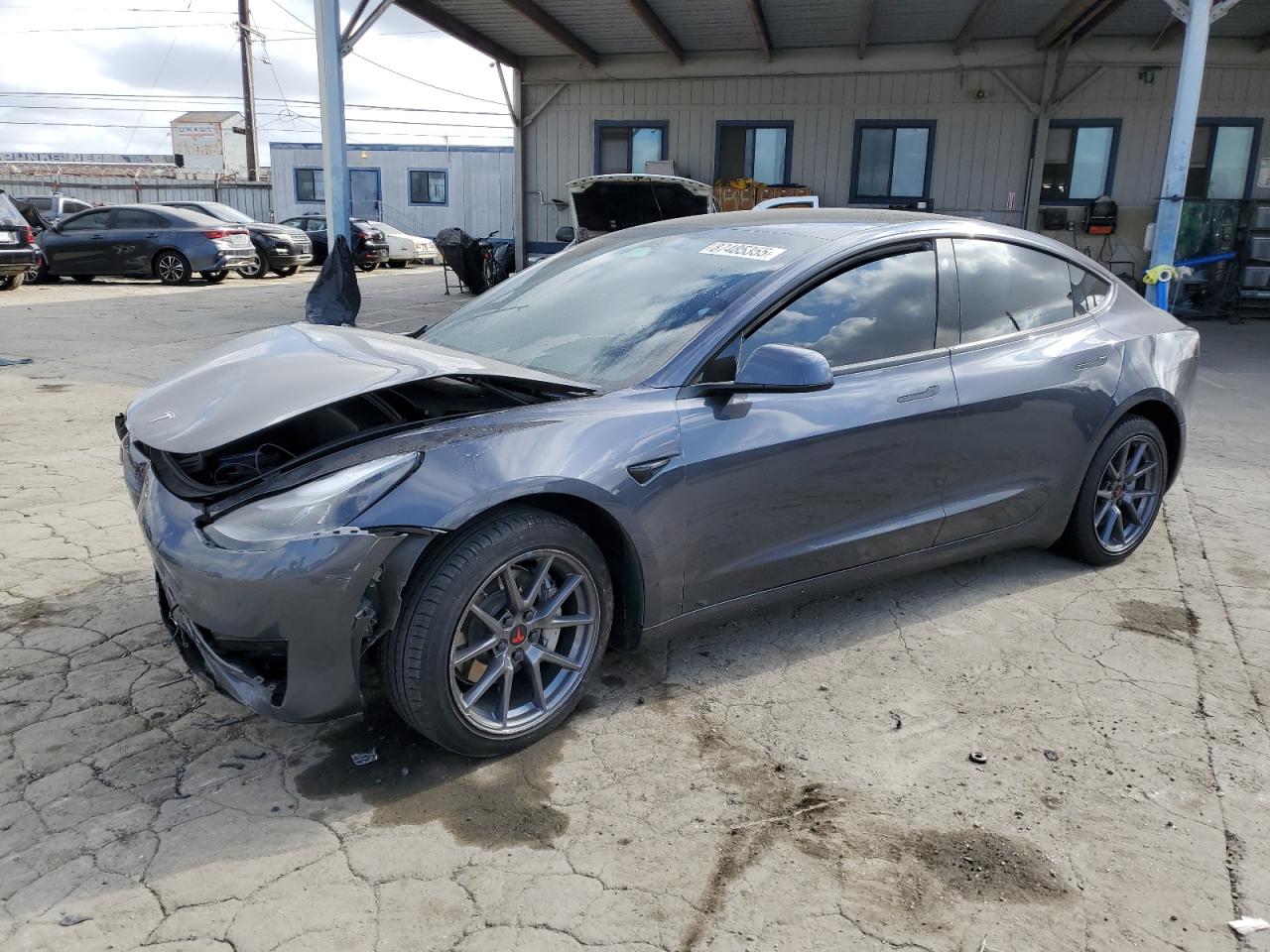 TESLA MODEL 3