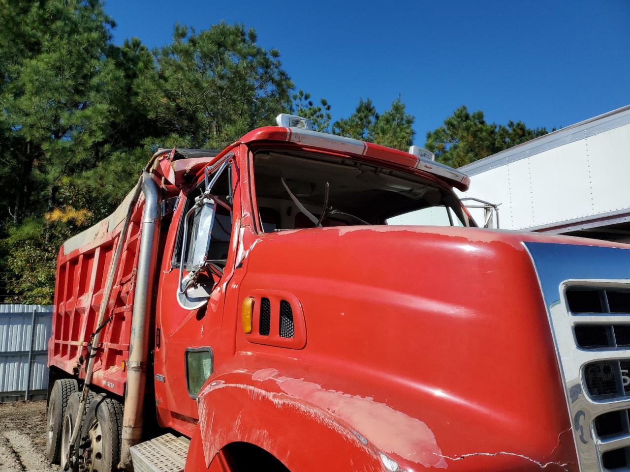 Lot #3283864439 2005 STERLING LT 8500