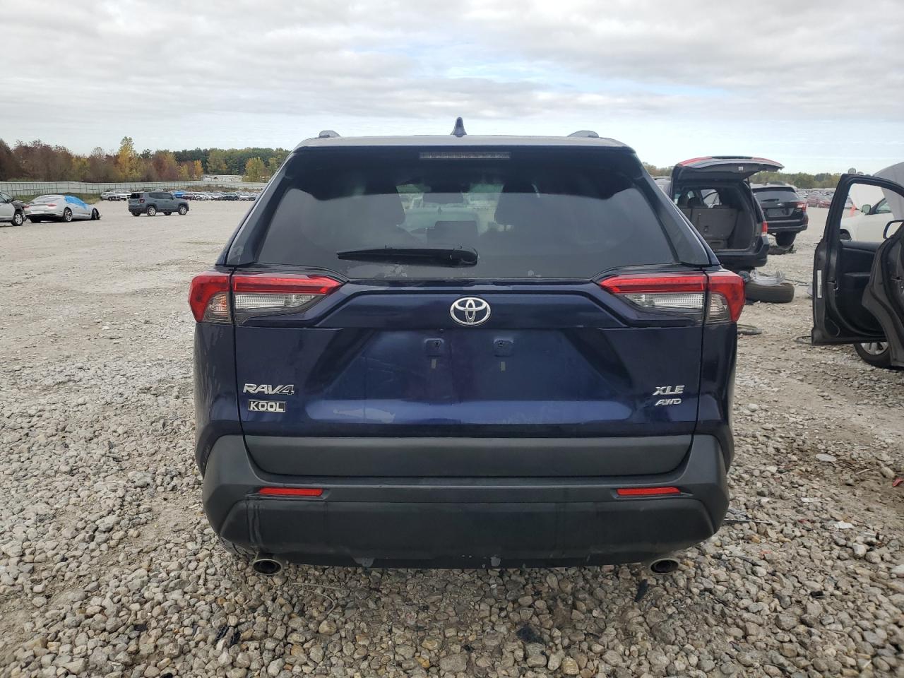 TOYOTA RAV4 XLE PREMIUM