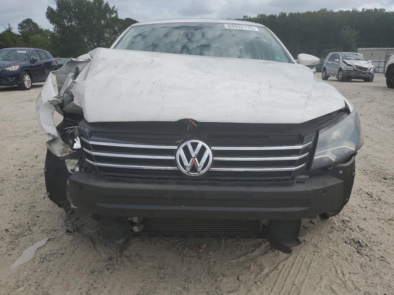 VOLKSWAGEN PASSAT SE