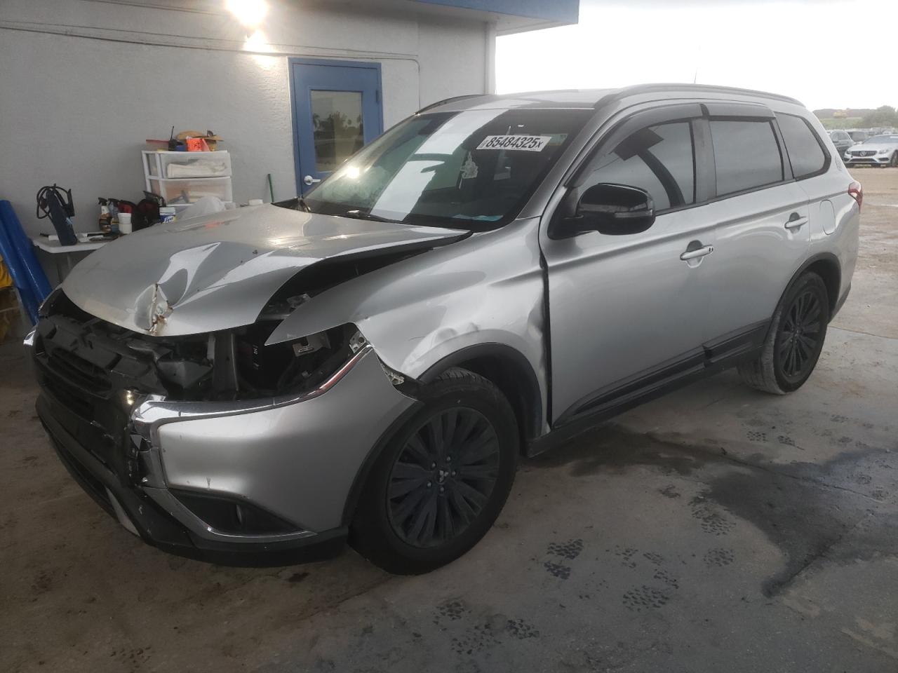 MITSUBISHI OUTLANDER SE