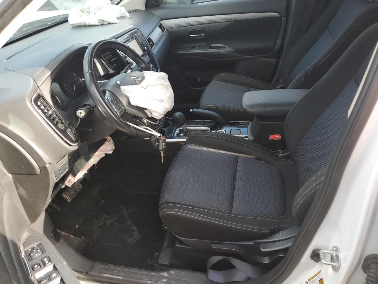 MITSUBISHI OUTLANDER ES