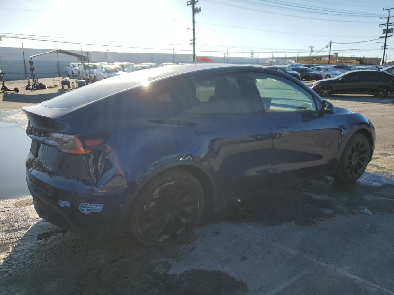 TESLA MODEL Y