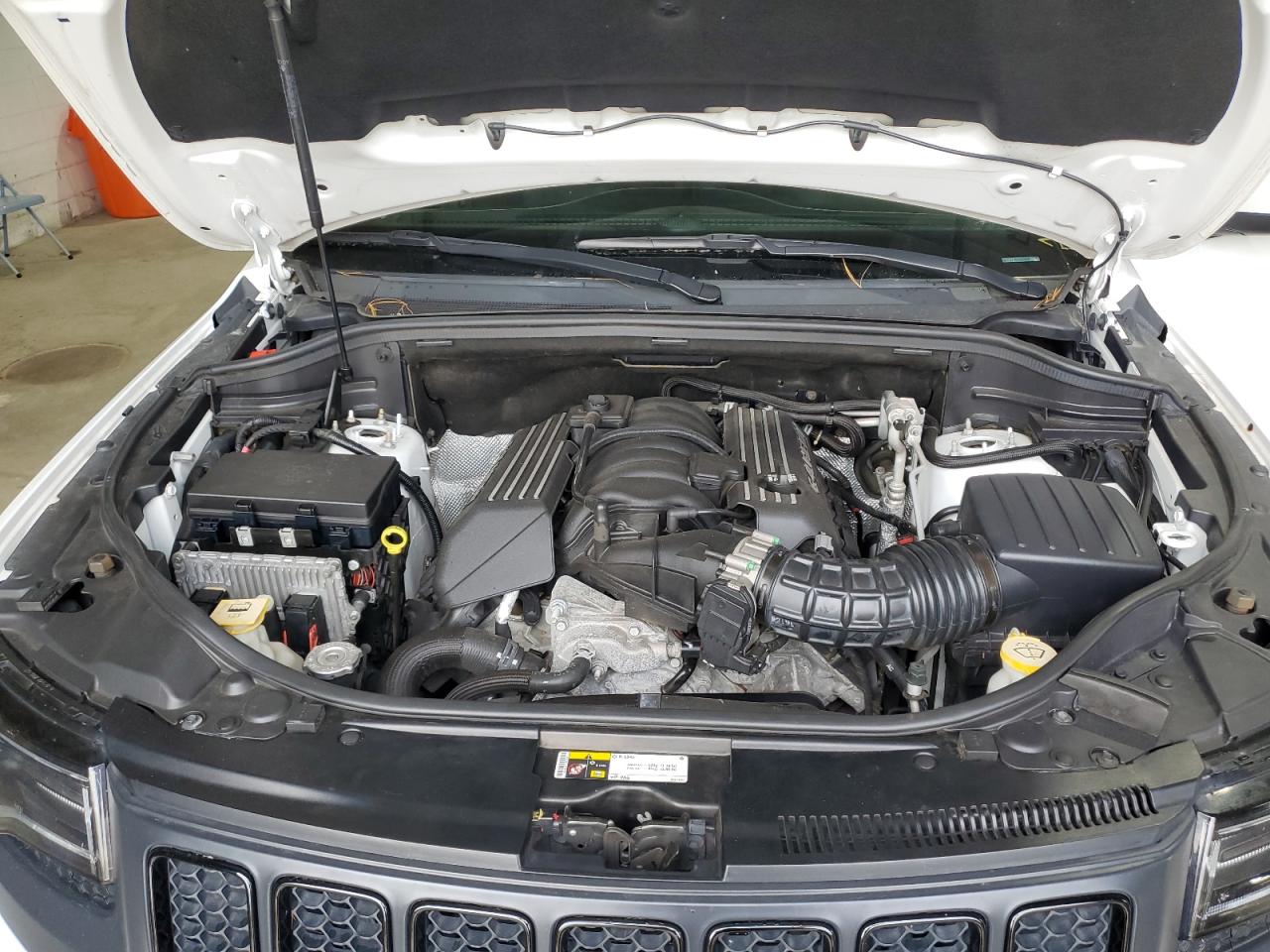 JEEP GRAND CHEROKEE SRT-8