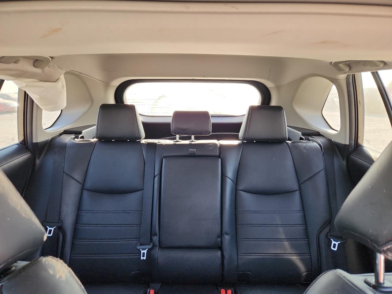 TOYOTA RAV4 XLE PREMIUM