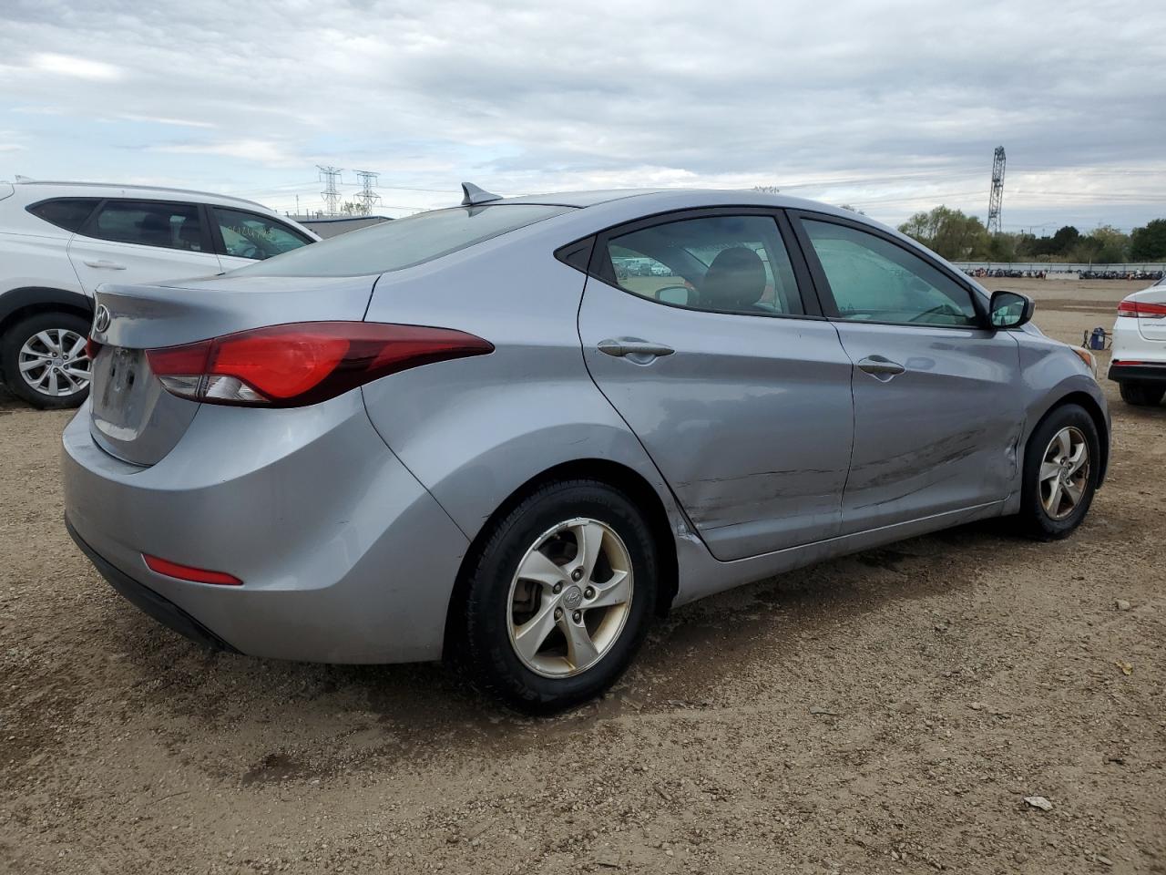HYUNDAI ELANTRA SE