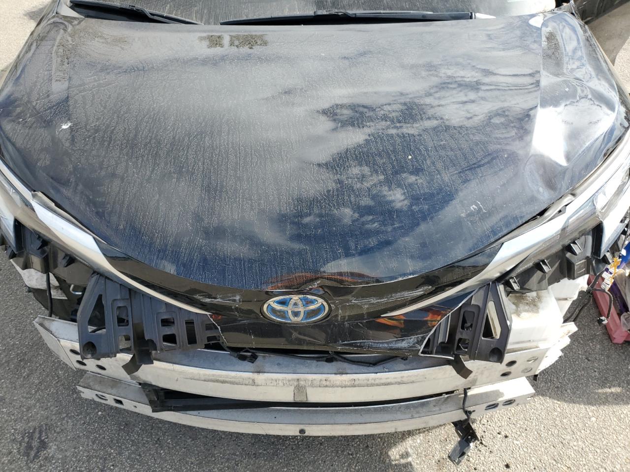 Lot #3302948617 2022 TOYOTA SIENNA XSE