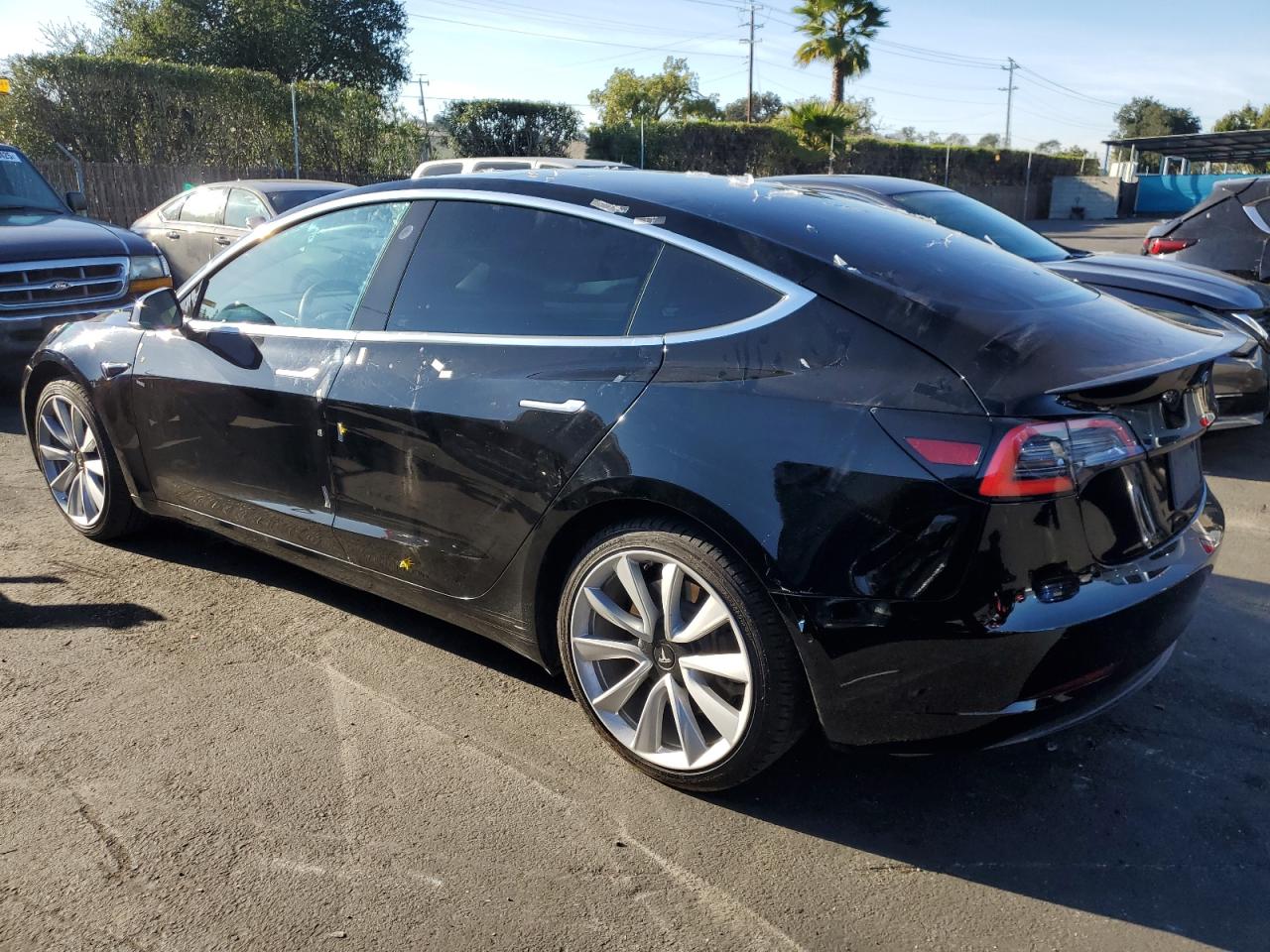 TESLA MODEL 3