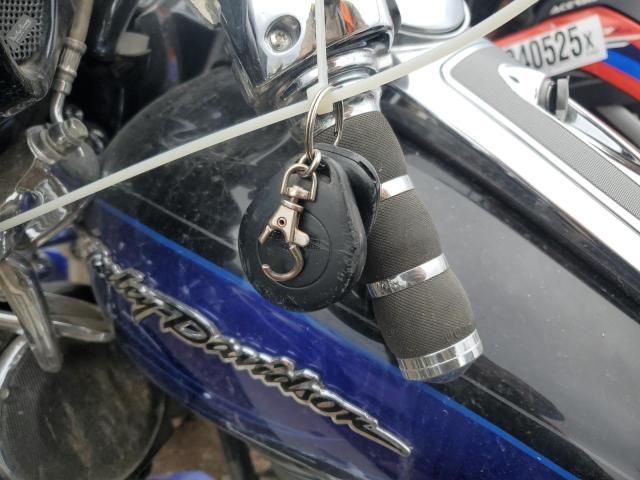 2011 HARLEY-DAVIDSON FLHTCUSE6 1HD1PR816BB955926