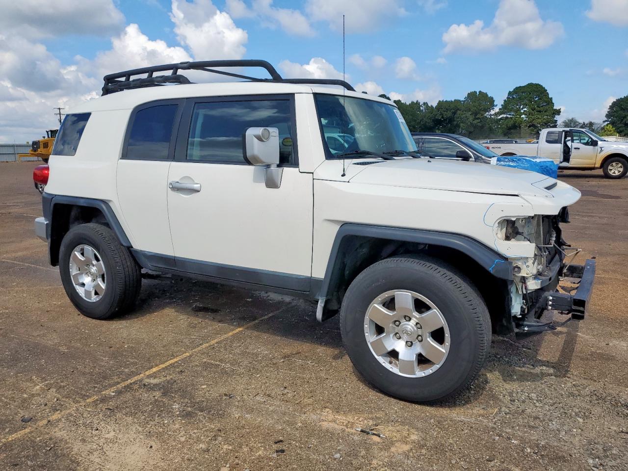 TOYOTA FJ CRUISER