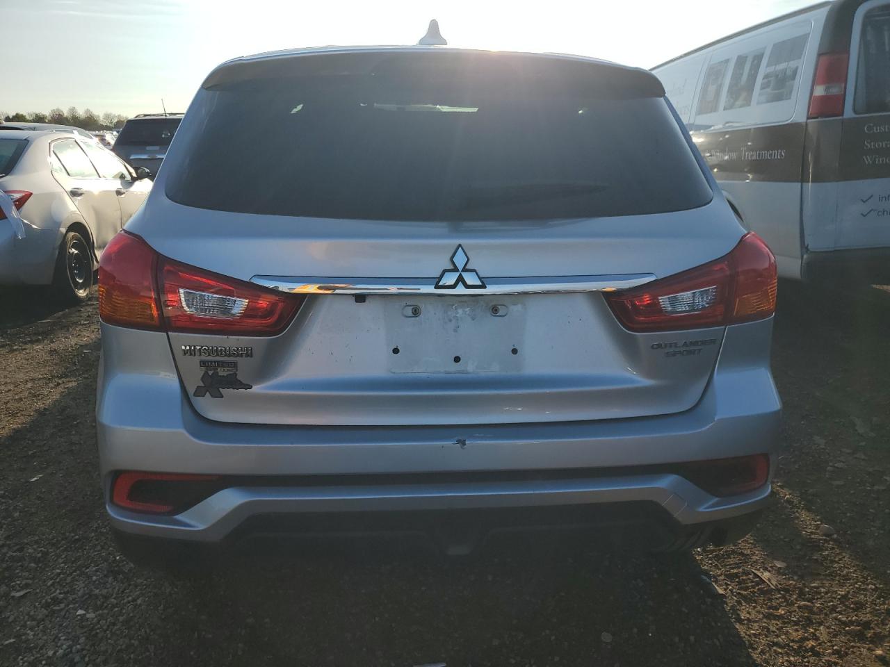 MITSUBISHI OUTLANDER ES