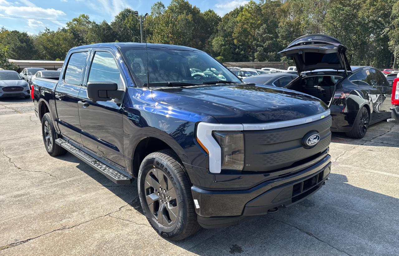 FORD F-150 LIGHTNING XLT