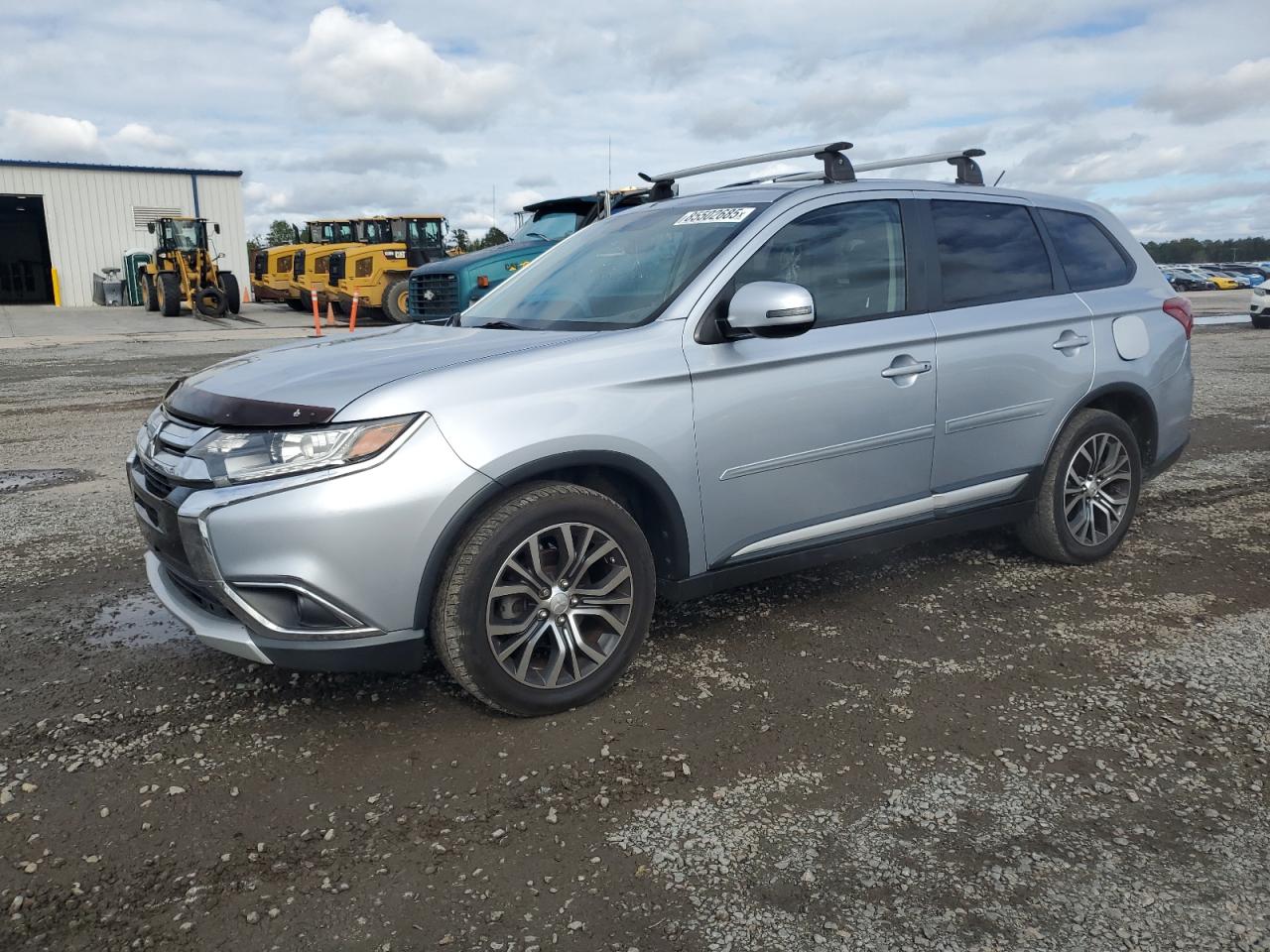 MITSUBISHI OUTLANDER SE