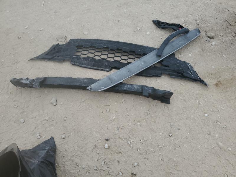 2018 TOYOTA RAV4 SE JTMNFREV4JJ205068