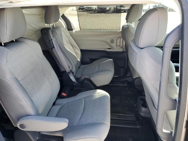 2023 TOYOTA SIENNA LE - 5TDKRKEC1PS172784