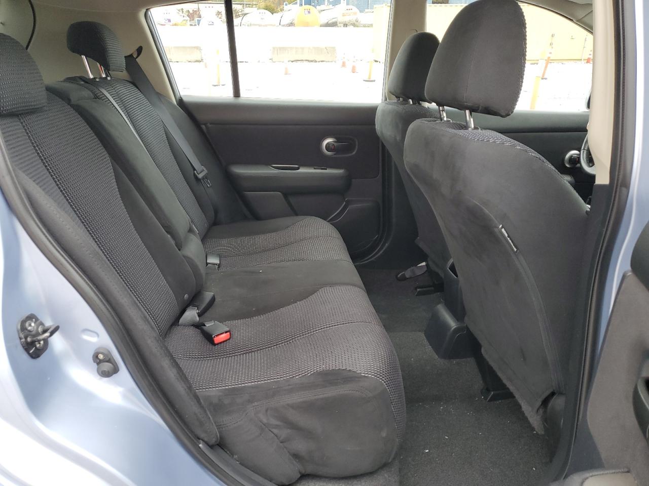 NISSAN VERSA S