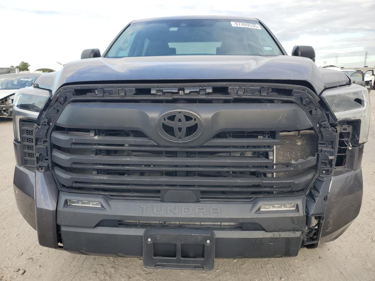 TOYOTA TUNDRA CREWMAX SR
