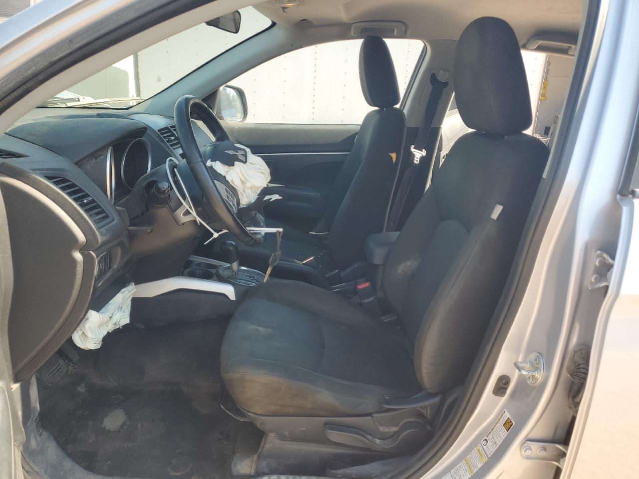 MITSUBISHI OUTLANDER ES