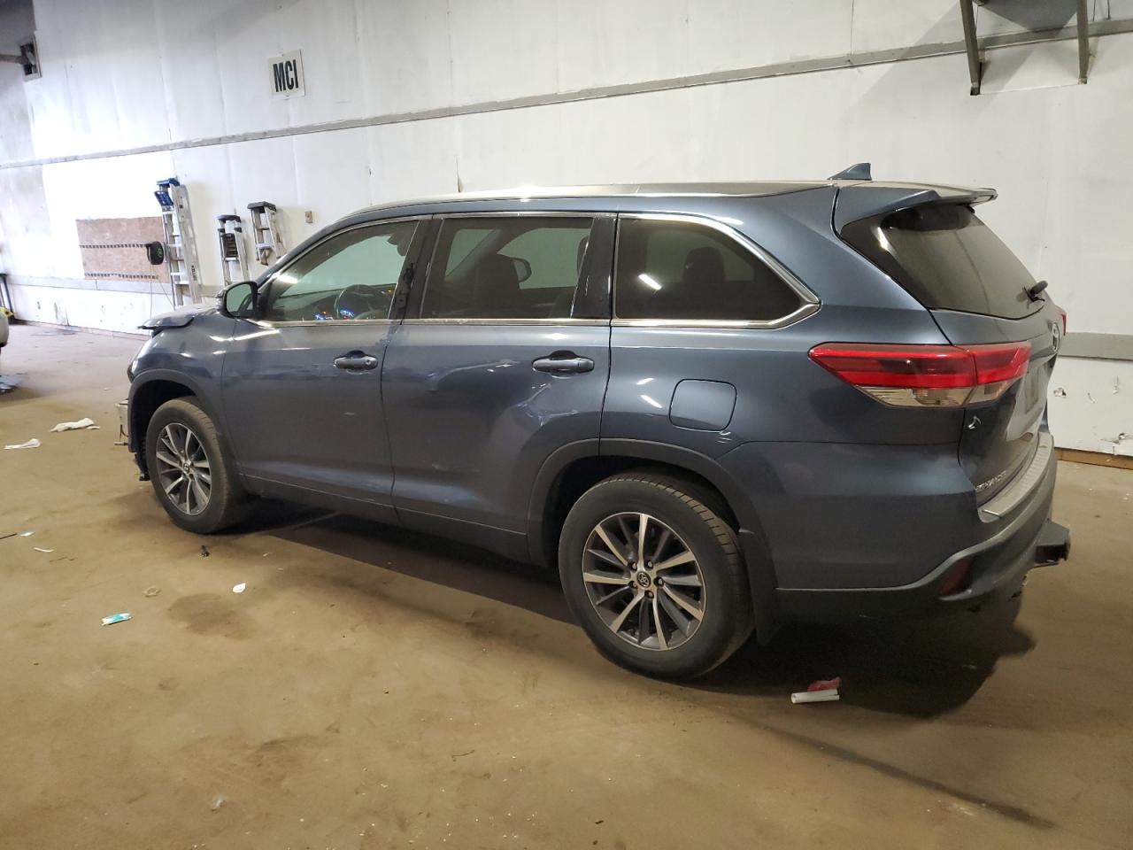TOYOTA HIGHLANDER SE