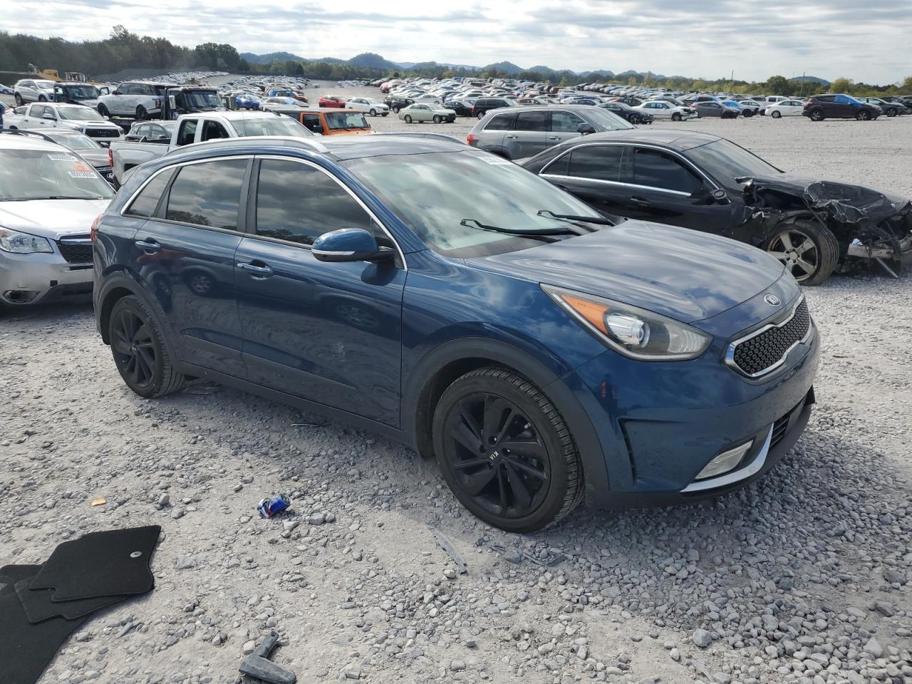 KIA NIRO TOURING