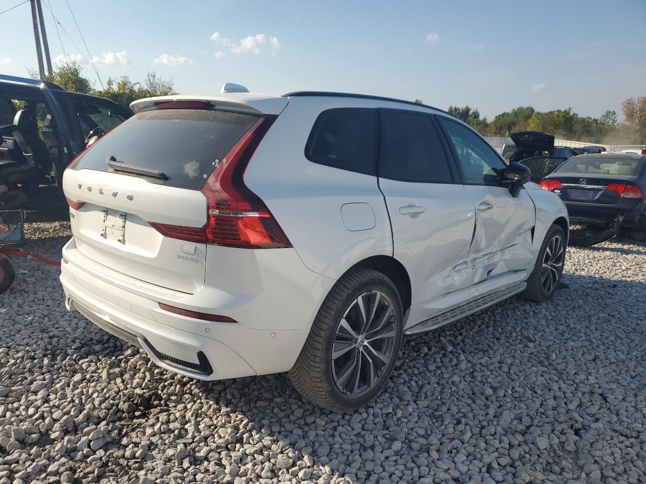VOLVO XC60 PLUS
