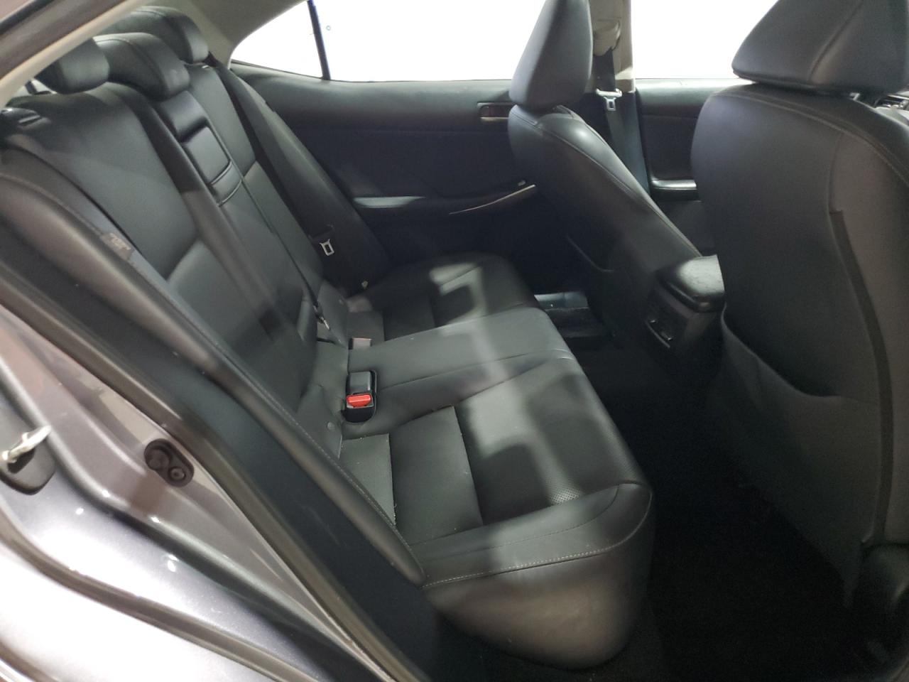 LEXUS IS 300 PREMIUM