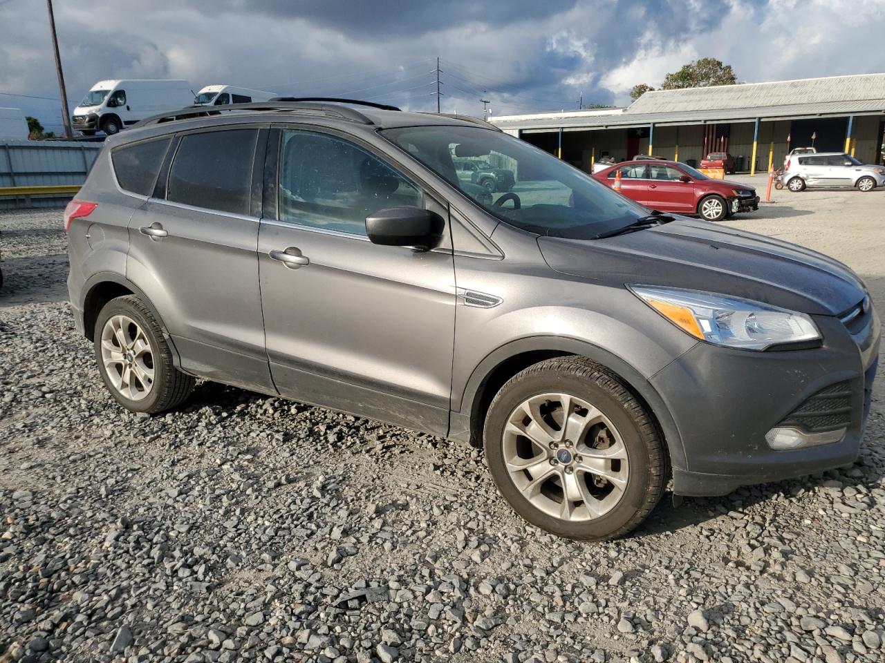 FORD ESCAPE SE