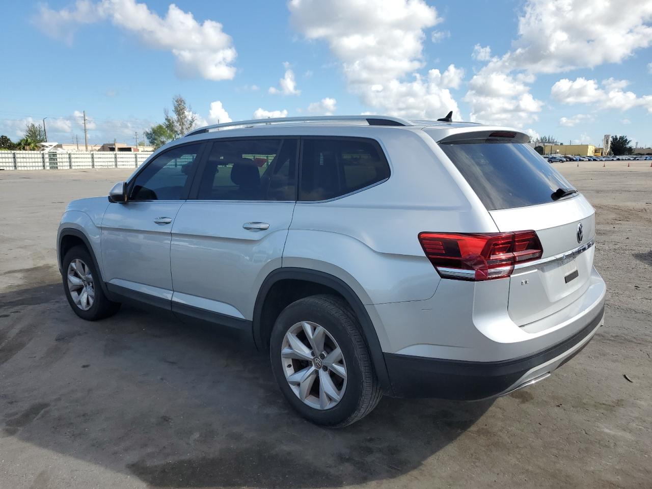 VOLKSWAGEN ATLAS SE