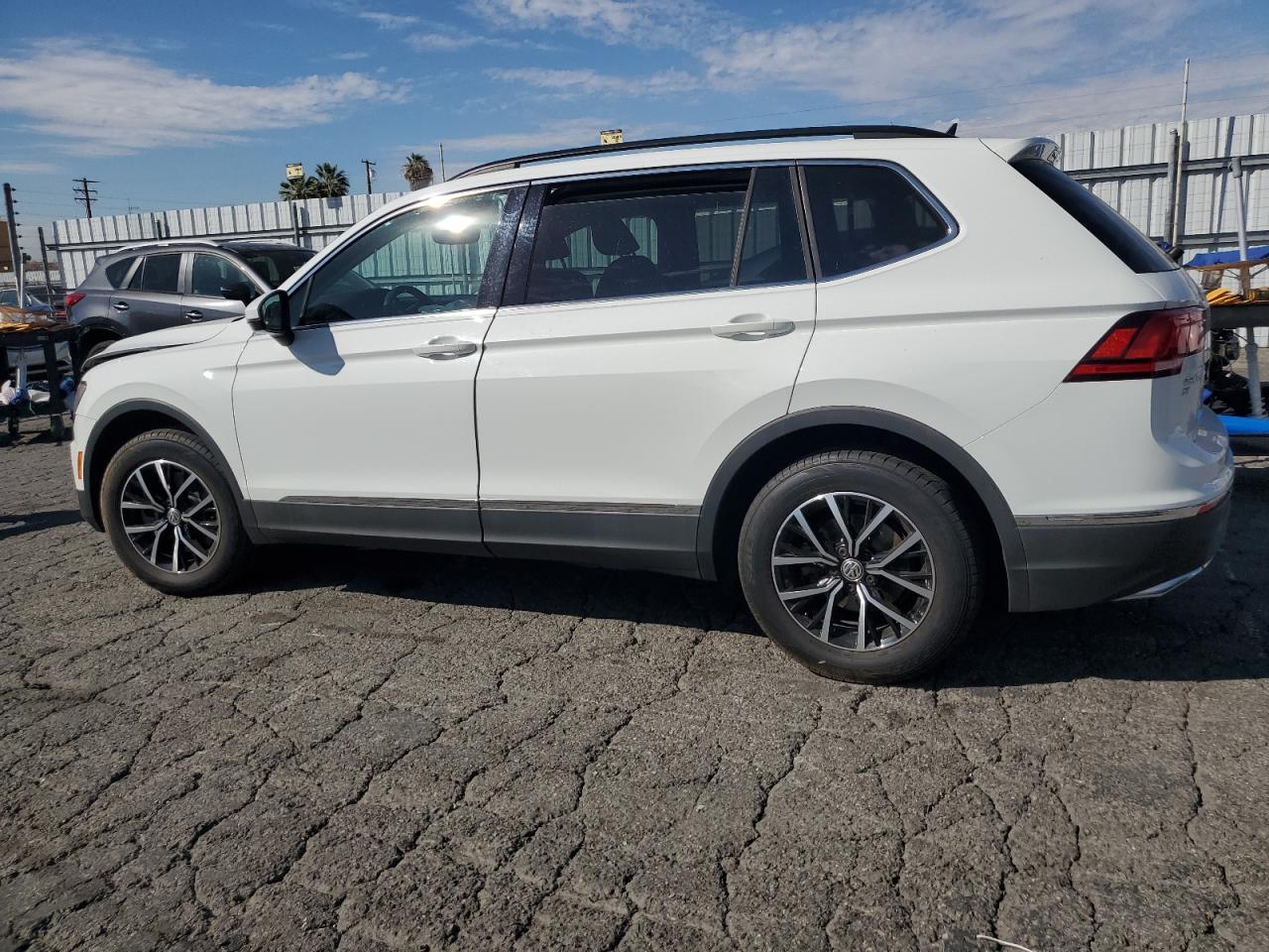 VOLKSWAGEN TIGUAN SE