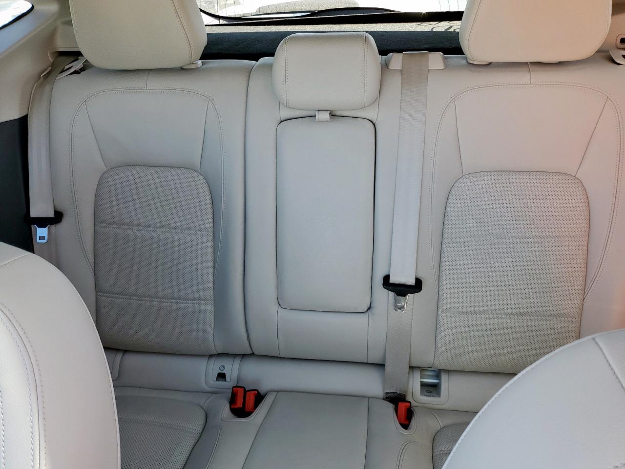 JAGUAR E-TYPE E-PACE