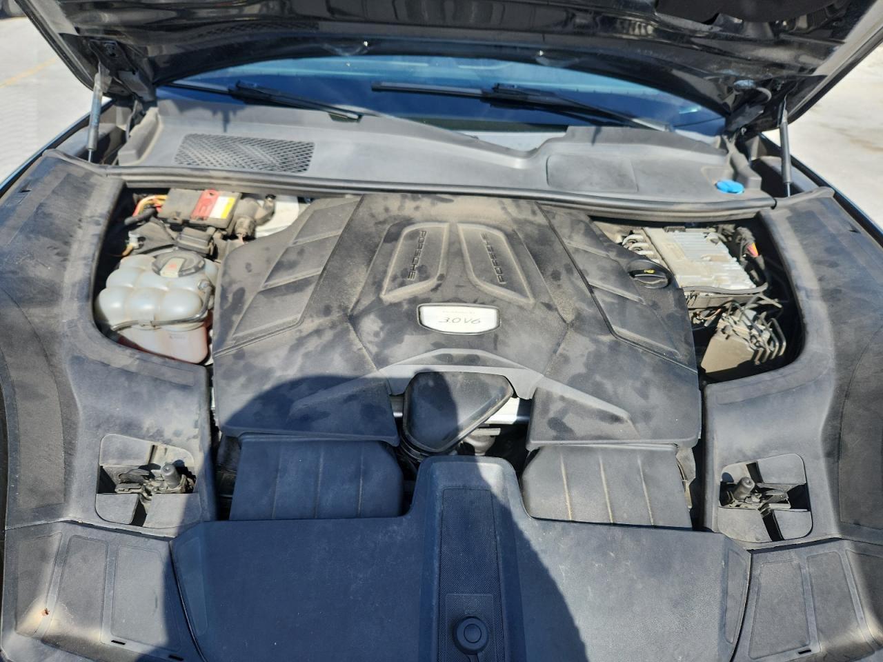 Lot #3316093283 2019 PORSCHE CAYENNE