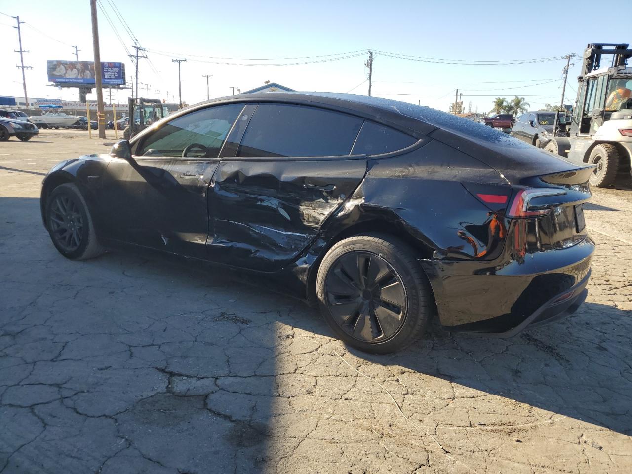 TESLA MODEL 3