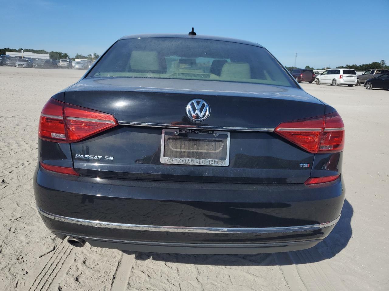 VOLKSWAGEN PASSAT SE