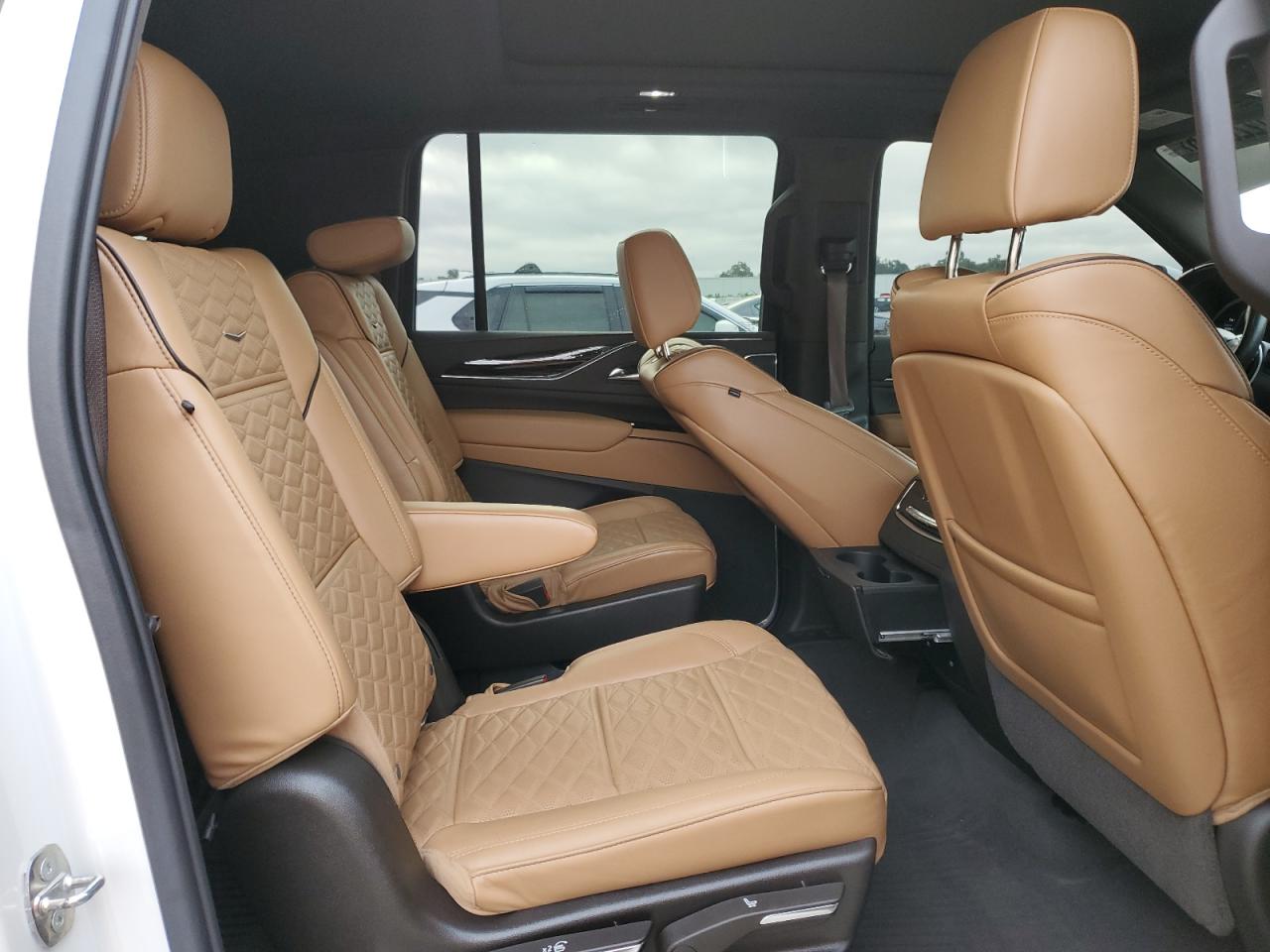 CADILLAC ESCALADE ESV PREMIUM LUXURY