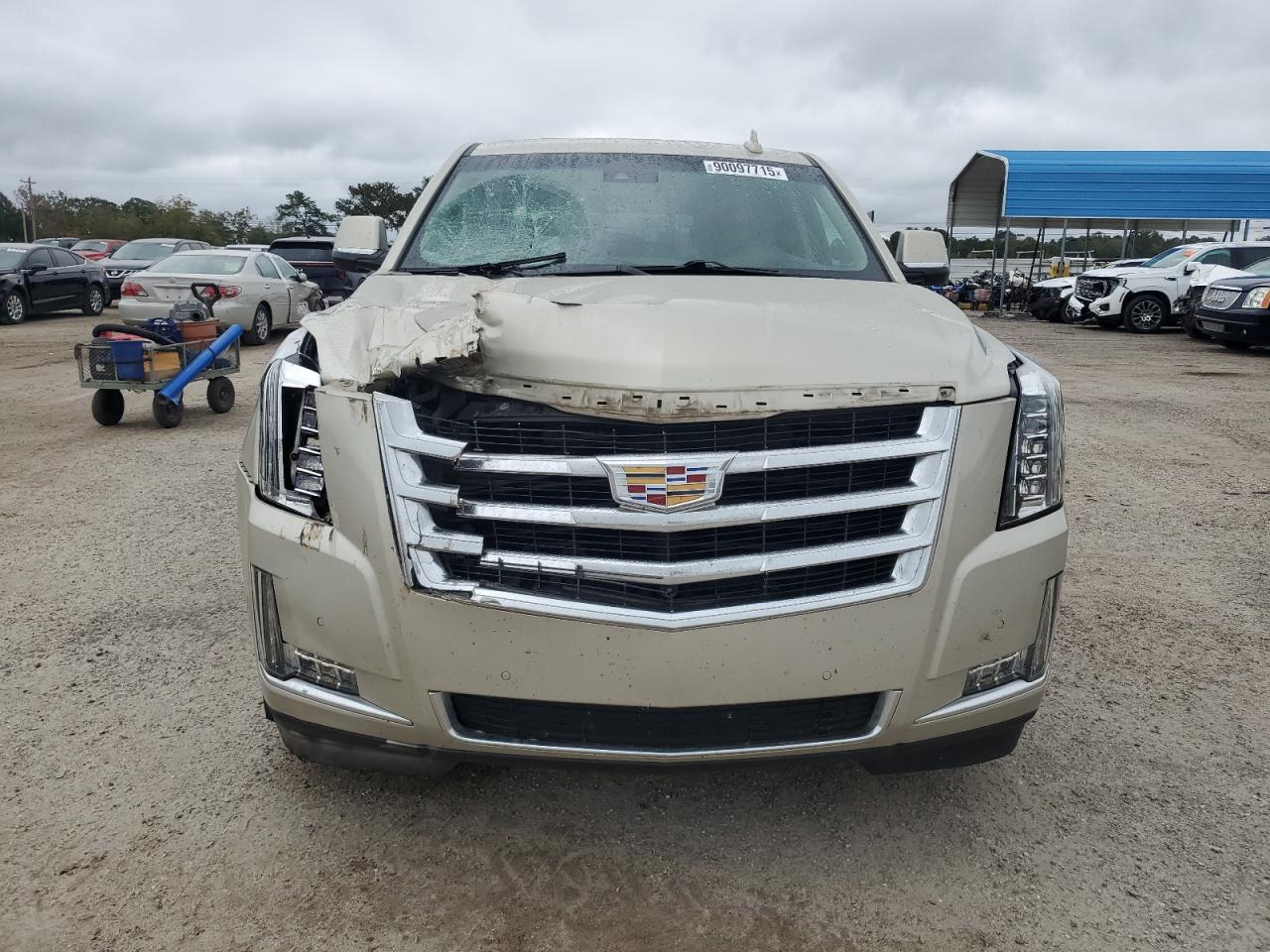 CADILLAC ESCALADE LUXURY